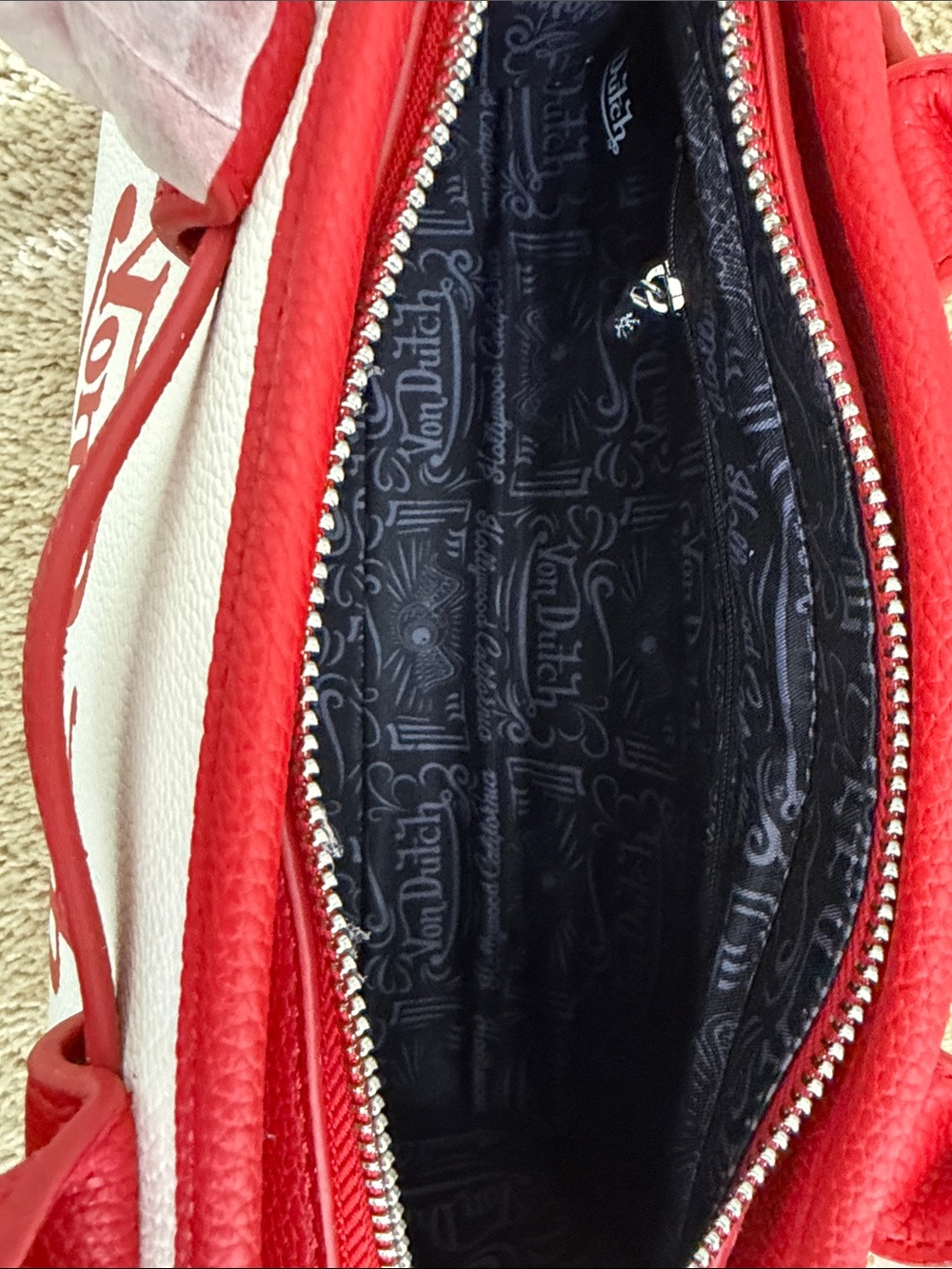 Von Dutch NWT Classic Two-Tone Vegan Leather Bowling Bag Satchel White Red - Picture 6 of 12